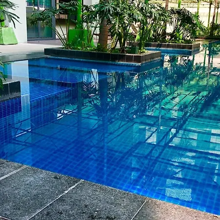 Eastwood City Studio - Chic & Cozy Stay